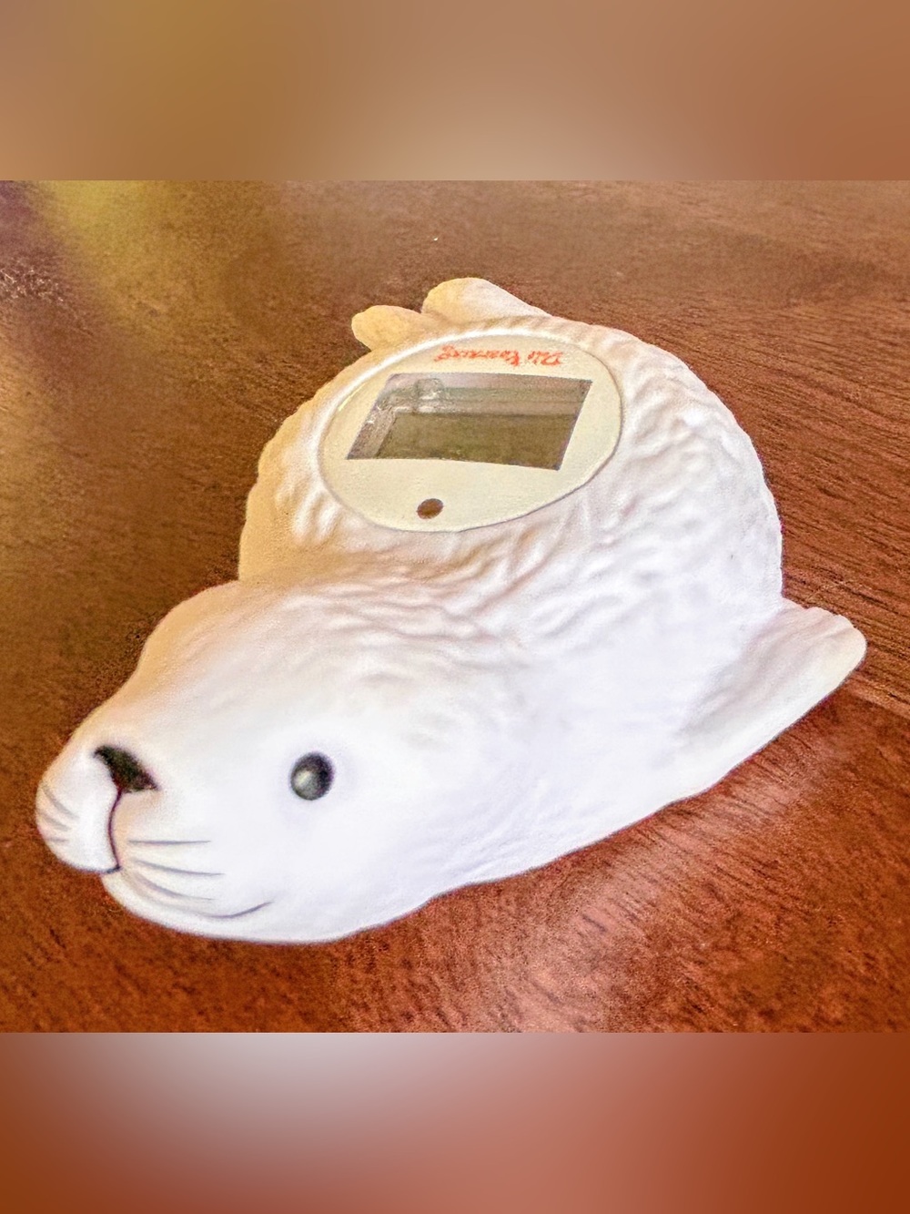 Doli Yearning White Seal-Shaped Small  Bath / Room Thermometer